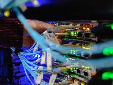 Insights-Content-ImagesHow-to-Choose-the-Right-Fiber-Infrastructure-for-Your-Network