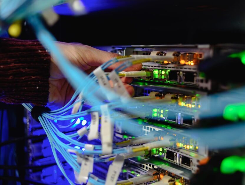 Insights-Content-ImagesHow-to-Choose-the-Right-Fiber-Infrastructure-for-Your-Network